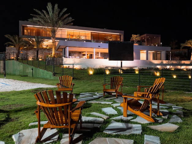 Casa à venda no Le Portier Nautic Residence com 5 suítes e acesso direto à represa