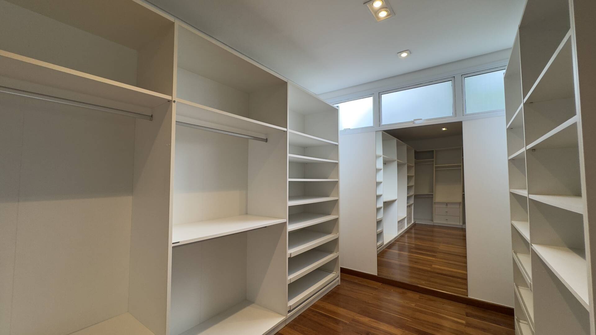 Casa contemporânea sustentável à venda residencial Melville | 4 suítes, elevador e automação