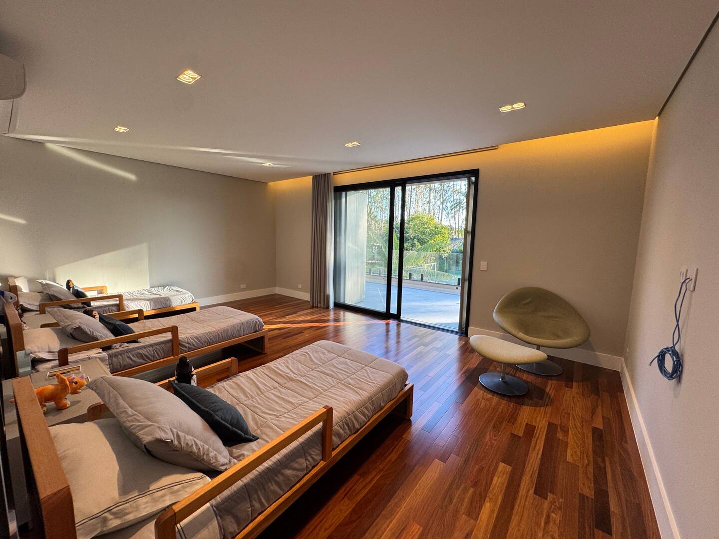 Casa com projeto de Breno Santiago e lazer completo no Haras Guancan