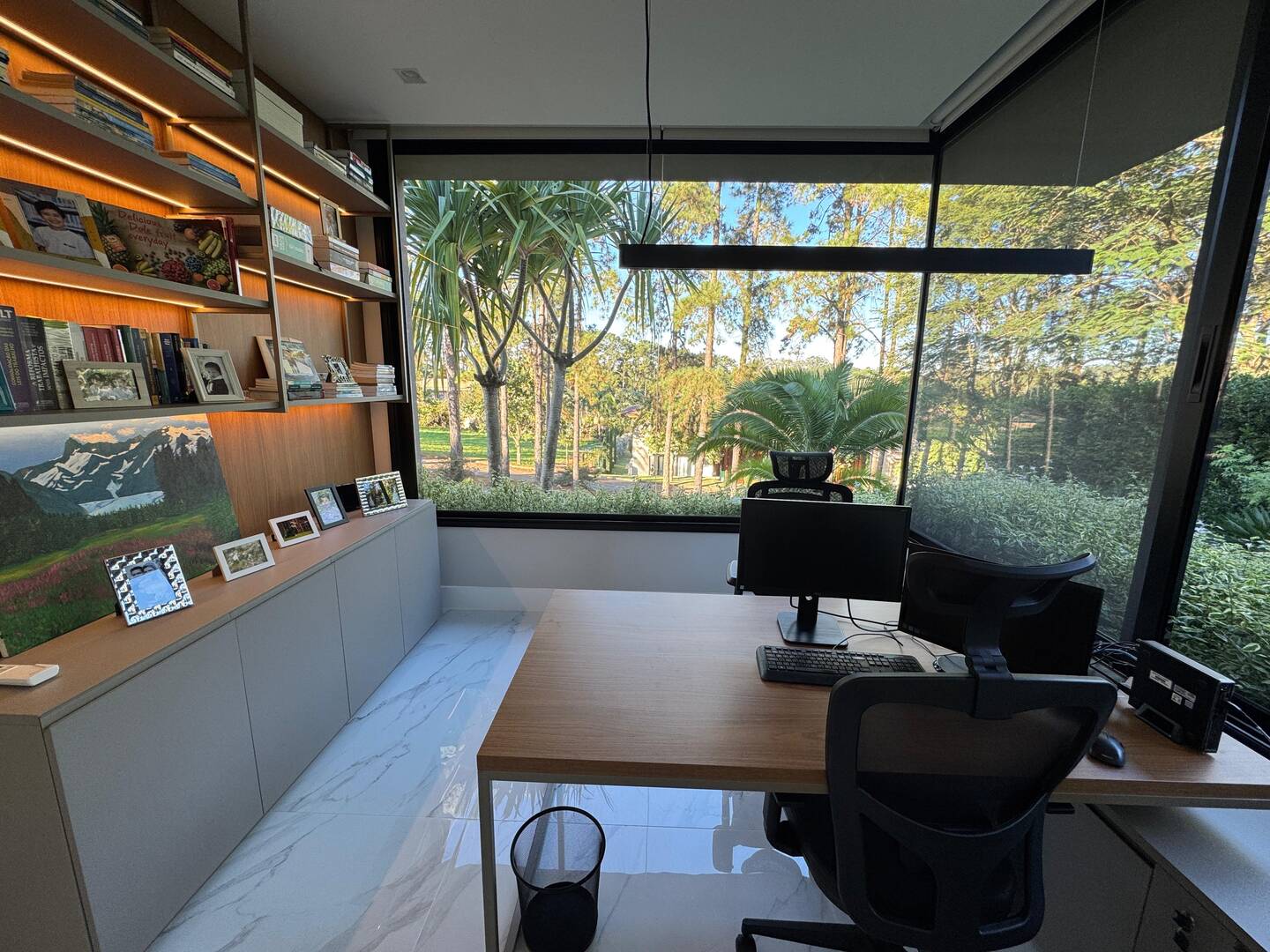Casa com projeto de Breno Santiago e lazer completo no Haras Guancan