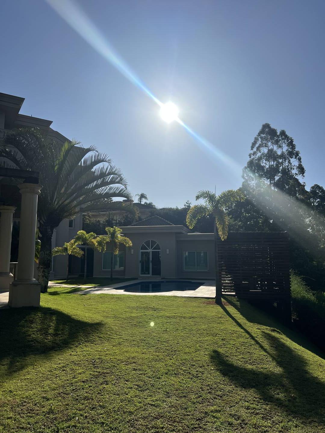 Casa esquina Tamboré 1 com 1500m2 de área não edificante