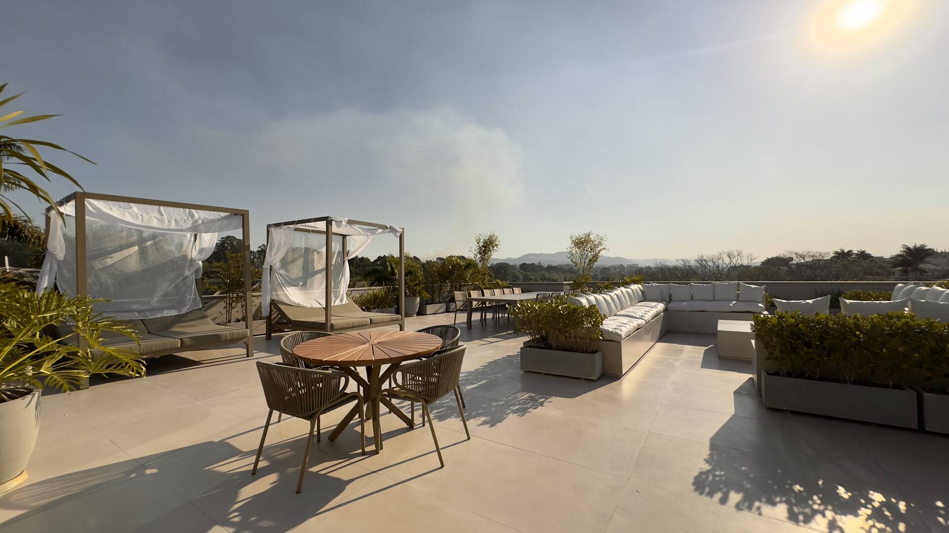 Casa à venda no Tamboré 2 com 1.800 m², 6 suítes e rooftop de 450 m²