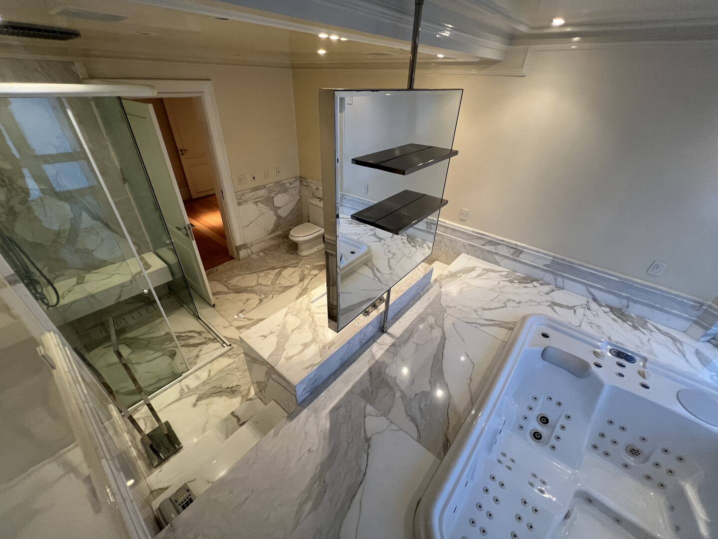 Cobertura duplex à venda em São Paulo com 1.170 m², 4 suítes, piscina privativa e 10 vagas