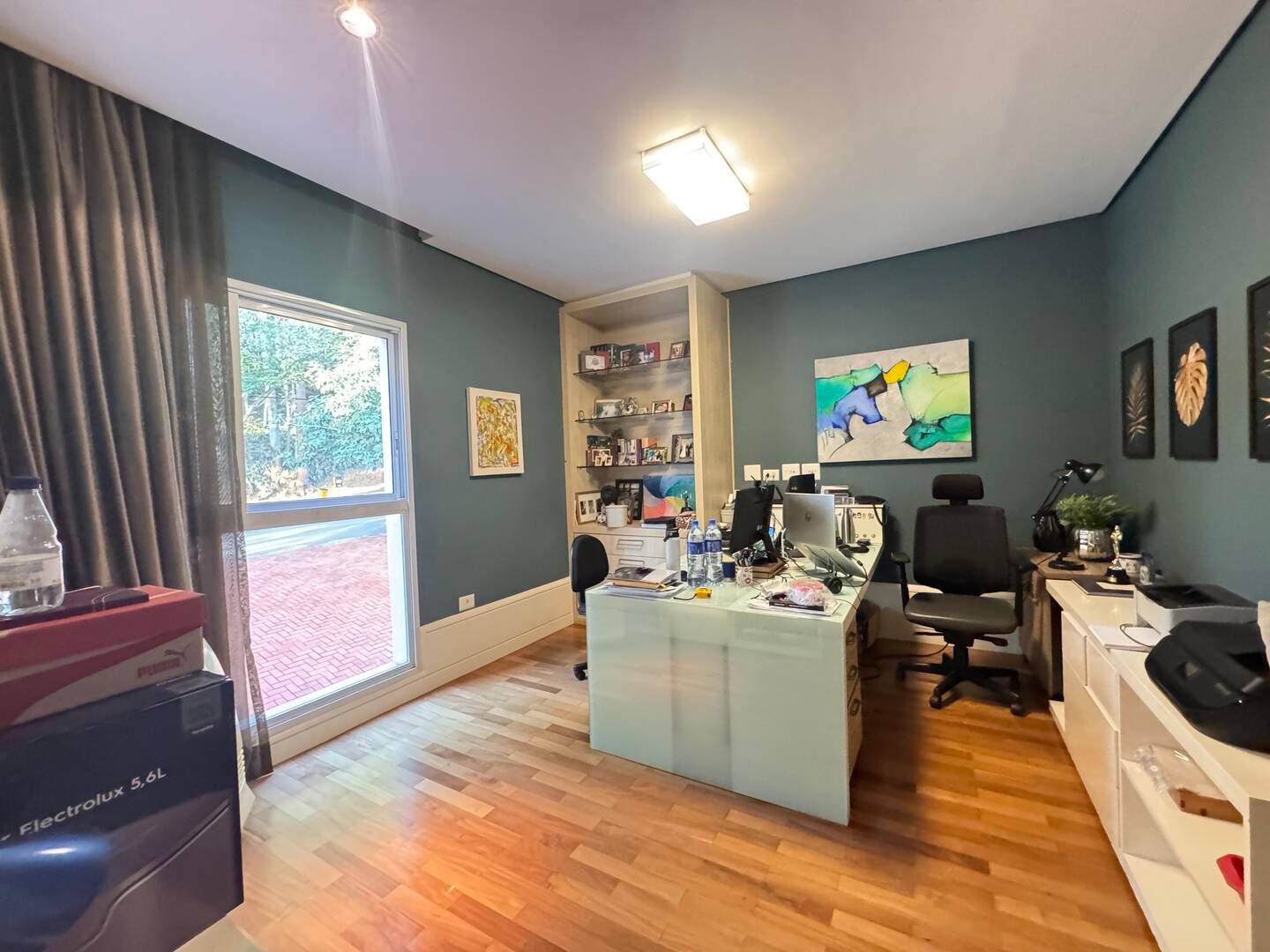 Casa à Venda no Tamboré 1 com Vista Permanente para o Lago e Rooftop Panorâmico