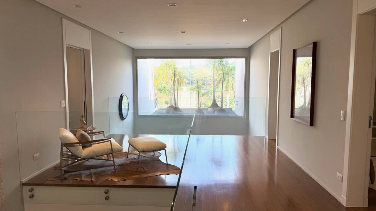 Casa à Venda no Tamboré 3 com 5 Suítes, Man Cave Exclusiva e Lazer Completo