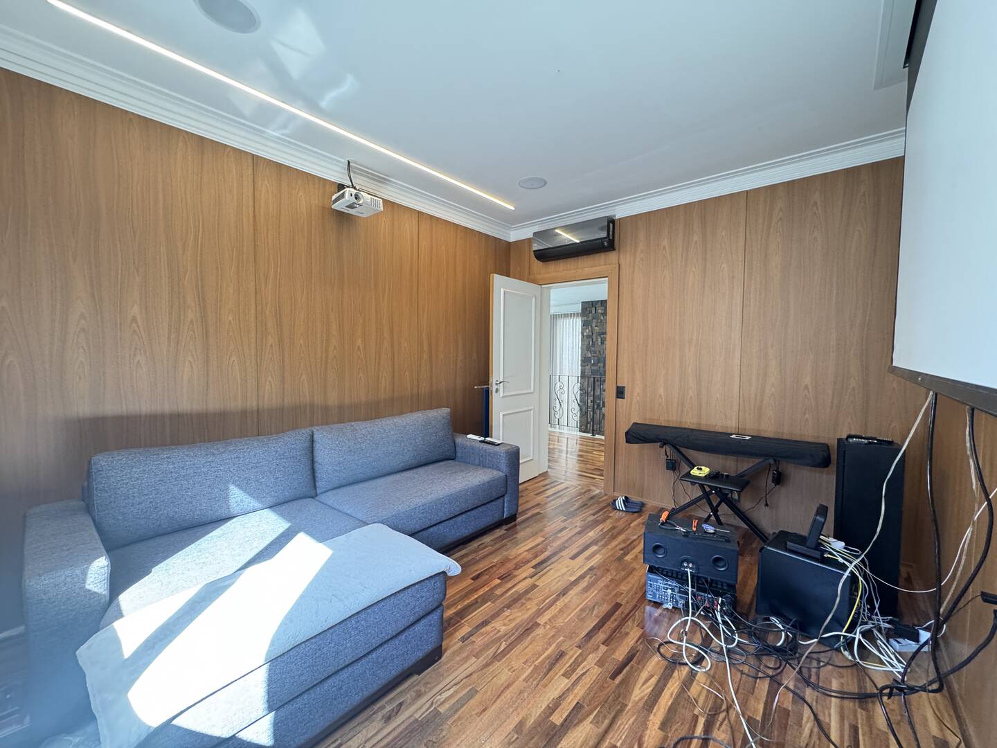 Casa neo-clássica à venda no Villa Solaia Alphaville | Elegância e conforto