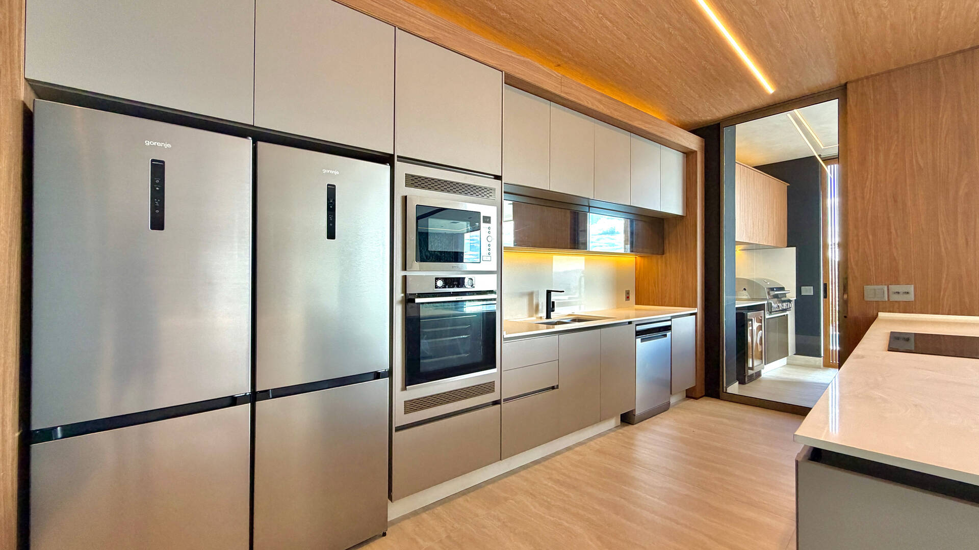 Casa com rooftop, elevador e vista permanente para a reserva à venda em Alphaville