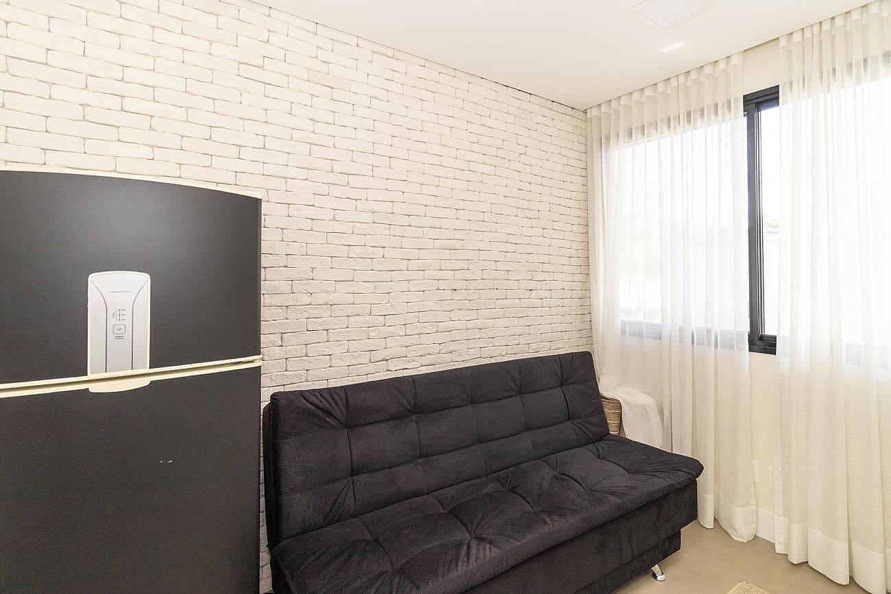 Casa à venda em Alphaville com 4 suítes, piscina aquecida, sauna e sistema fotovoltaico