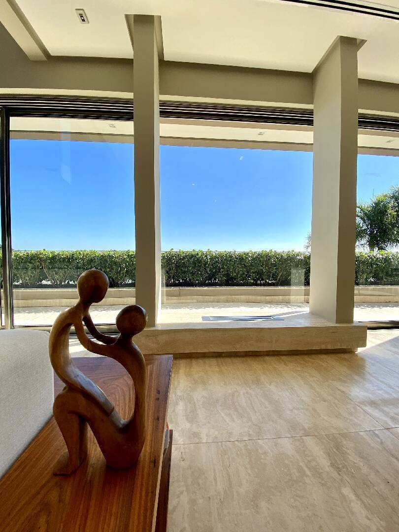 Residência Assinada por Mario Perez no Vila Solaia | 640 m², 4 Suítes e Vista Panorâmica