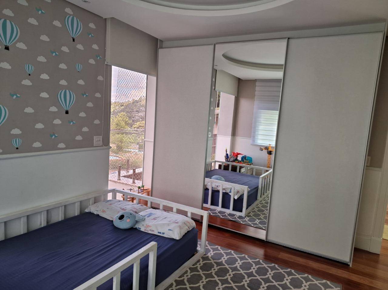 Casa com fundo para mata - Residencial Tamboré 11 - Venda porteira fechada.