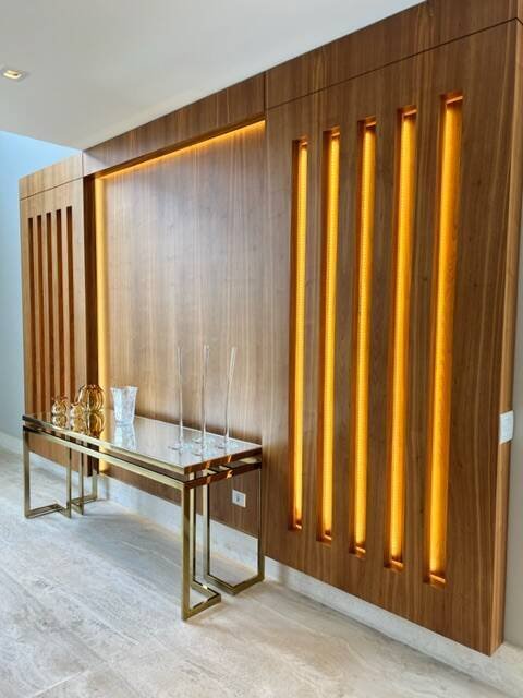 Casa com 5 suítes, elevador e lazer completo à venda em Alphaville