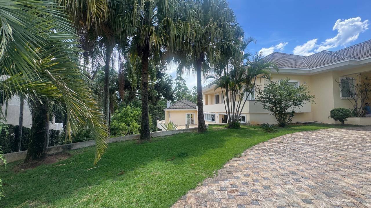 Casa com 5.700m² de terreno no Residencial Tamboré 1