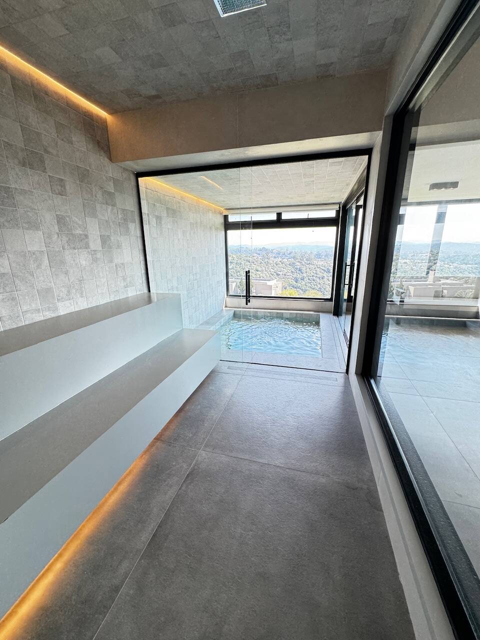 Casa nova com a melhor vista do condomínio Genesis 2 em Alphaville SP