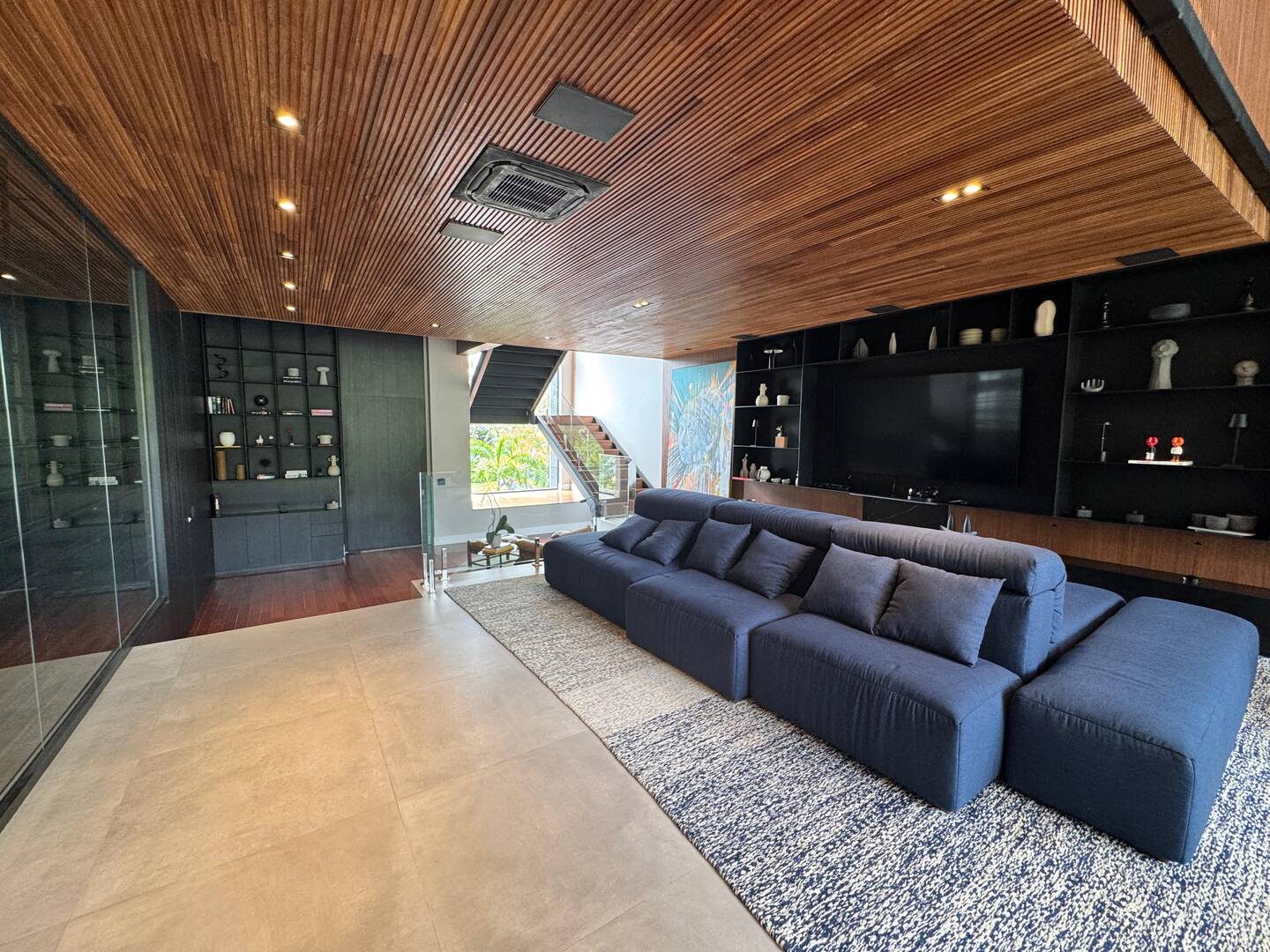 Casa mobiliada à venda no Gênesis 2 com 3 suítes, automação e adega climatizada