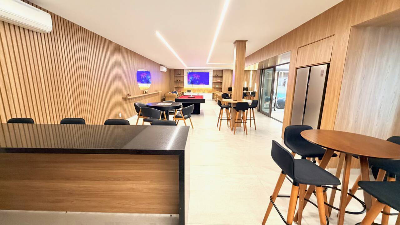 Casa à Venda no Tamboré 3 com 5 Suítes, Man Cave Exclusiva e Lazer Completo