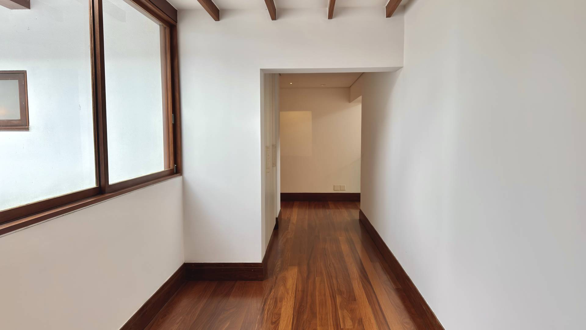 Casa com 6.300m² de terreno privativo - Residencial Tamboré 1