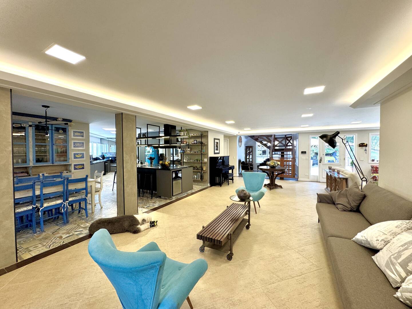 Casa à Venda no Tamboré 1 com 4.000 m², Vista Permanente e Estilo Casa de Campo