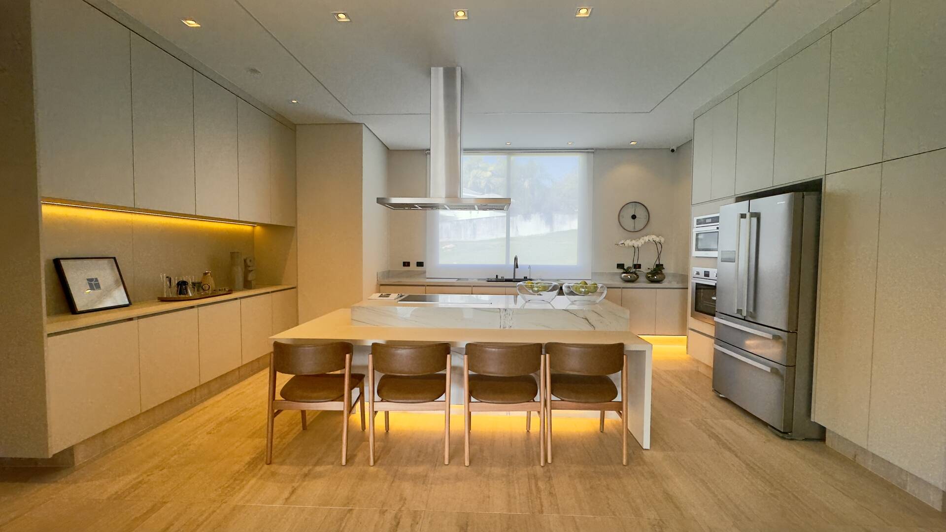 Casa à venda no Tamboré 2 com 1.800 m², 6 suítes e rooftop de 450 m²