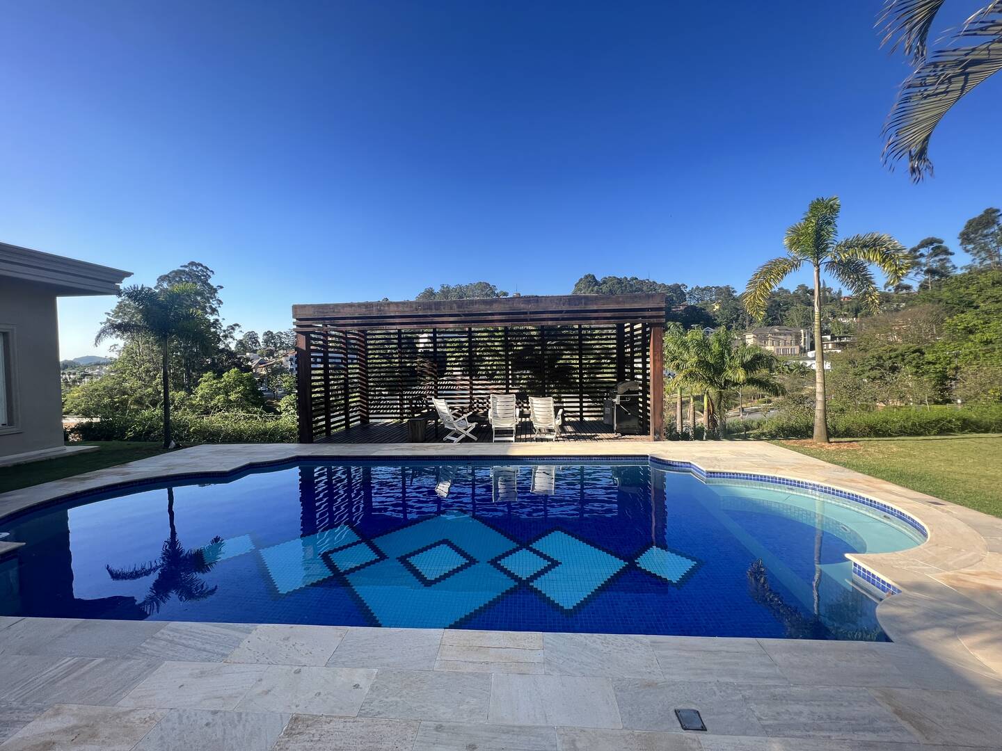 Casa esquina Tamboré 1 com 1500m2 de área não edificante