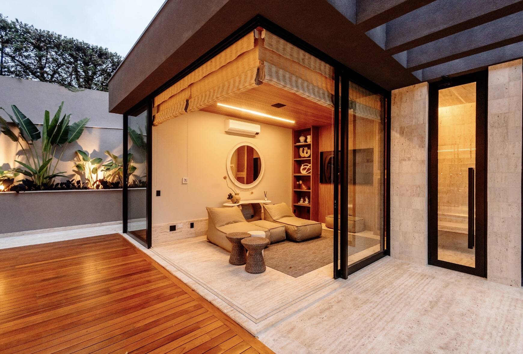 Casa Contemporânea à Venda no Tamboré 3 | Projeto Leonice Alves | 5 Suítes | Automação Completa