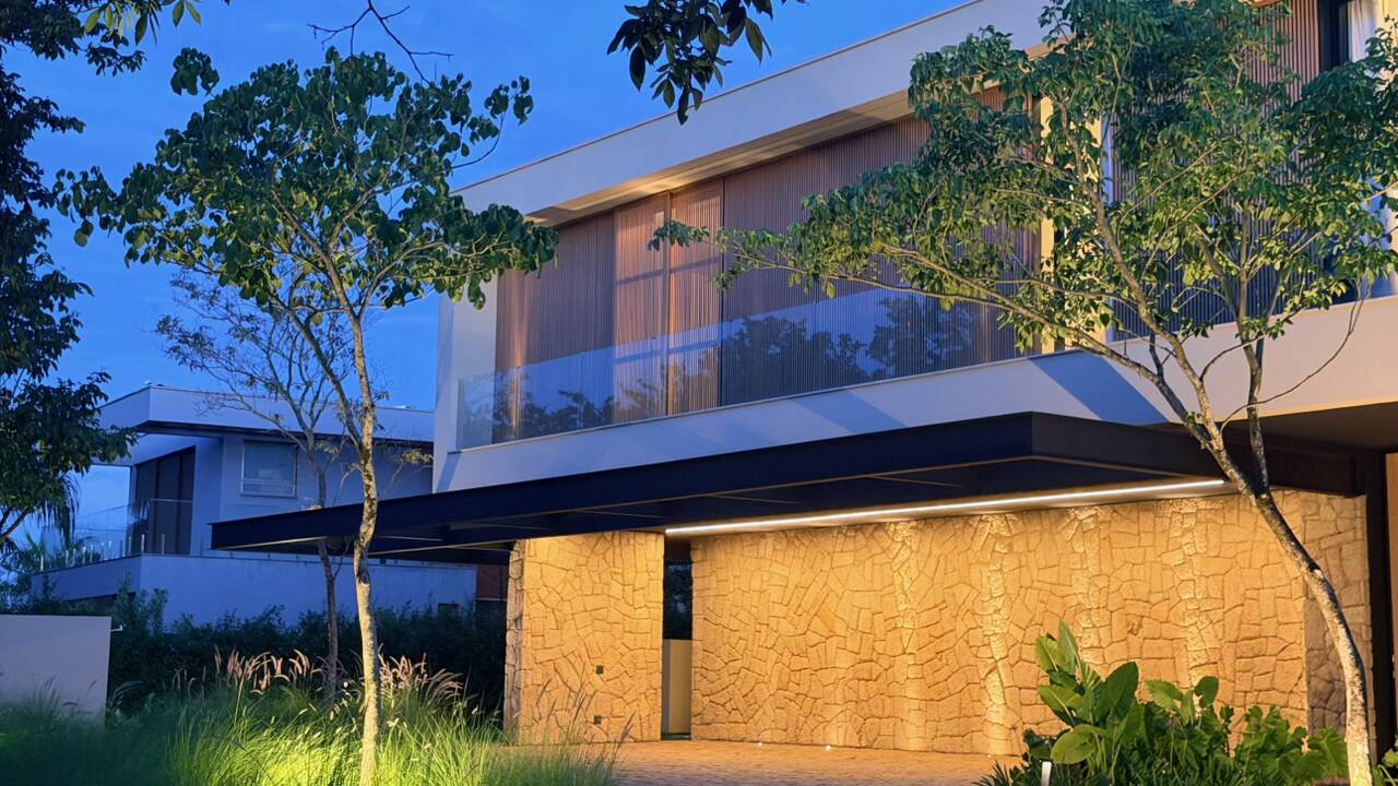 Casa com 7 suítes e vista permanente para o lago na Fazenda Boa Vista