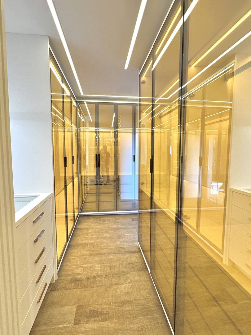 Casa contemporânea com lazer completo e elevador