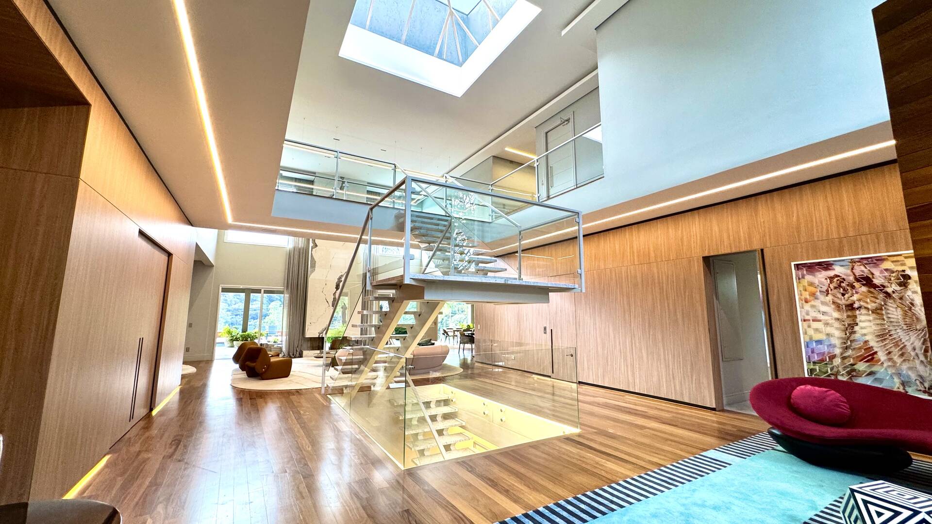 Casa Contemporânea no Tamboré 1 com 3.167 m² de Terreno e Vista Permanente para a Mata
