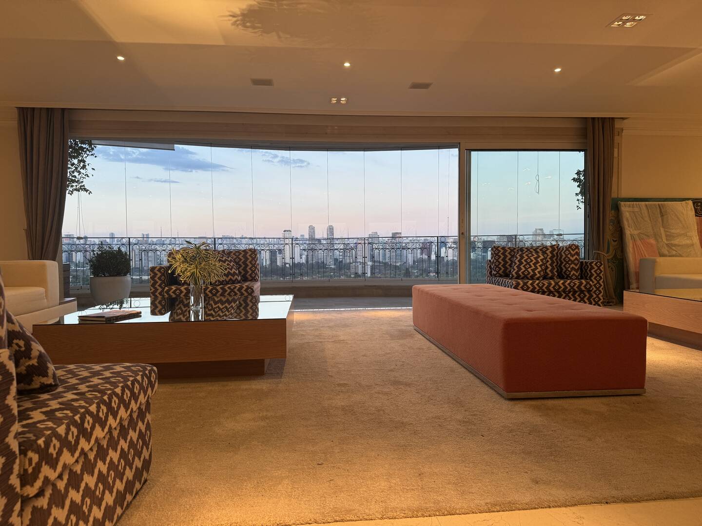 Cobertura duplex à venda em São Paulo com 1.170 m², 4 suítes, piscina privativa e 10 vagas