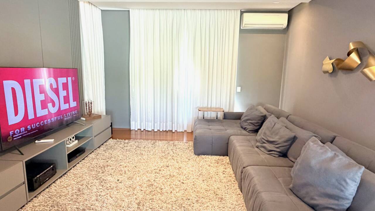 Casa à Venda no Tamboré 3 com 5 Suítes, Man Cave Exclusiva e Lazer Completo