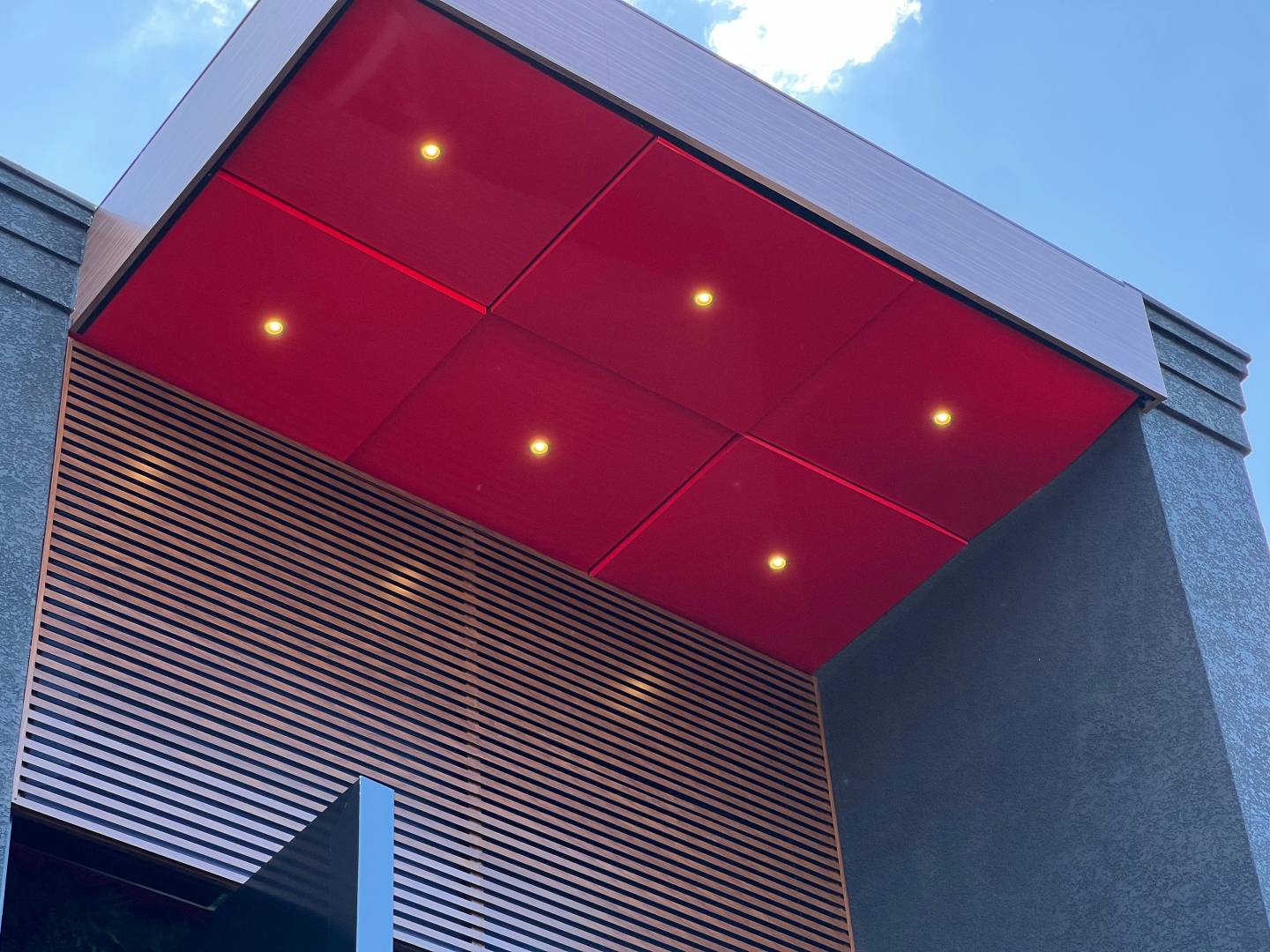 Residência de Alto Padrão à Venda em Alphaville com 5 Suítes, Elevador e Vista Privilegiada