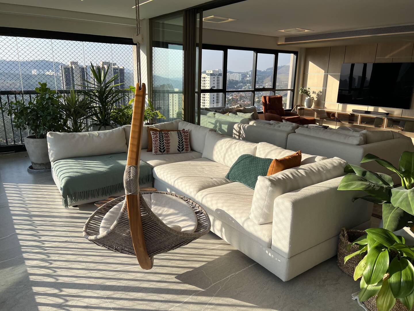 Apartamento à venda no Condomínio Oiapoque em Alphaville com 360 m², 4 suítes e 5 vagas