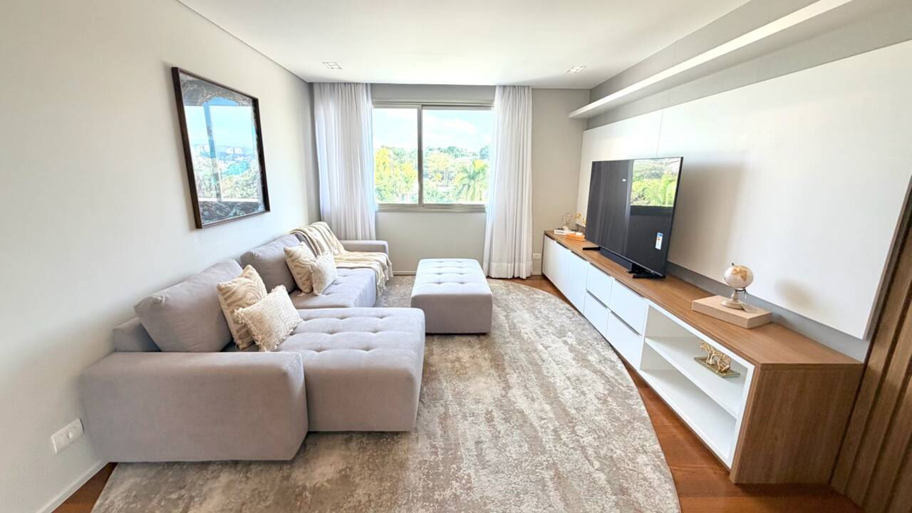 Casa à Venda no Tamboré 3 com 5 Suítes, Man Cave Exclusiva e Lazer Completo
