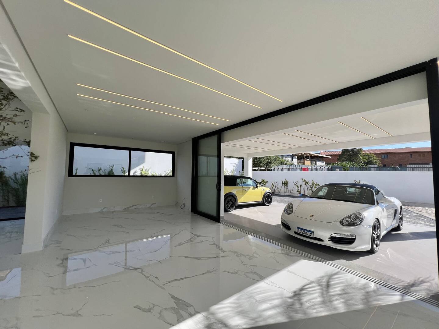 Casa contemporânea à venda na Fazenda Serra Azul com 4 suítes e lazer completo
