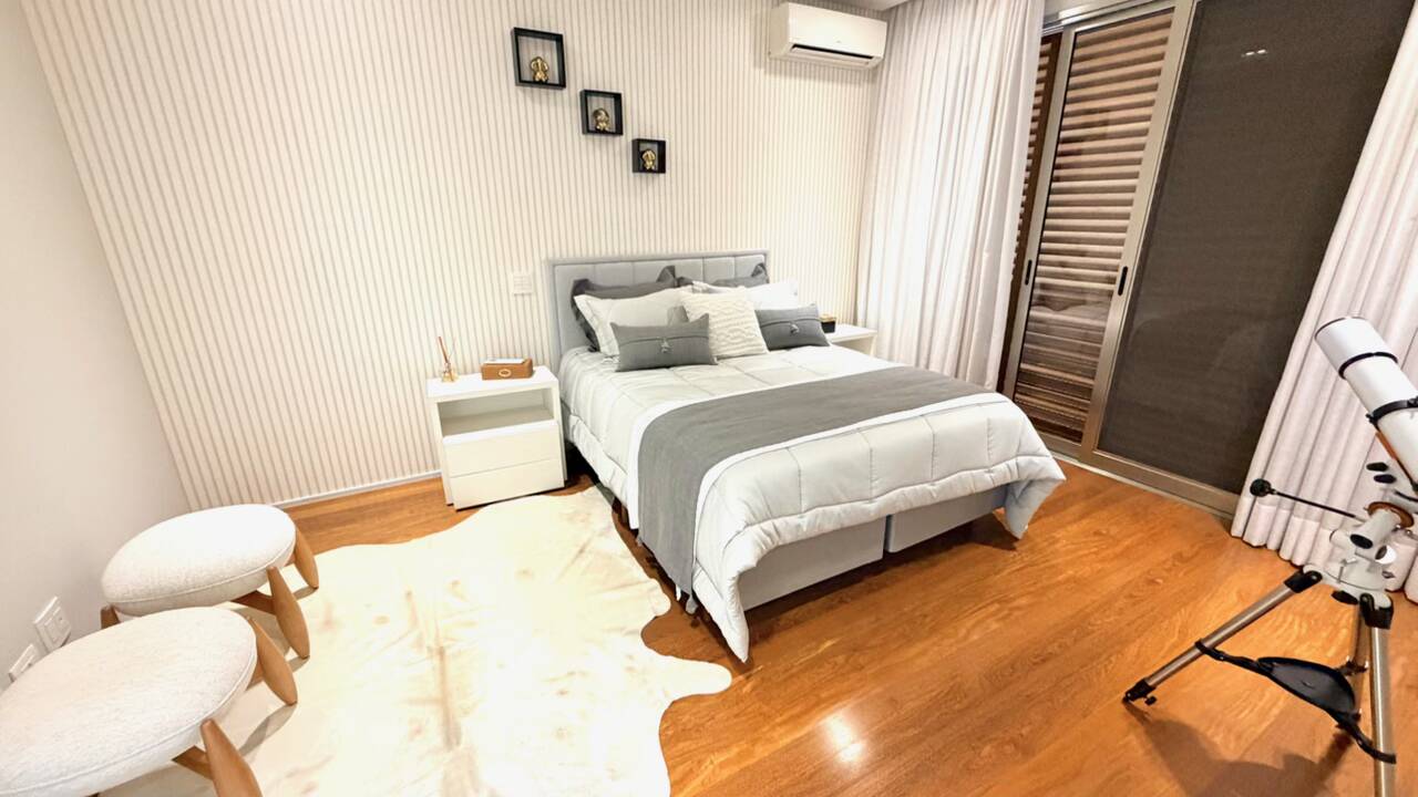 Casa à Venda no Tamboré 3 com 5 Suítes, Man Cave Exclusiva e Lazer Completo