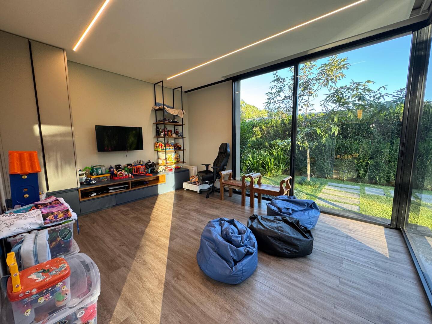 Casa com projeto de Breno Santiago e lazer completo no Haras Guancan