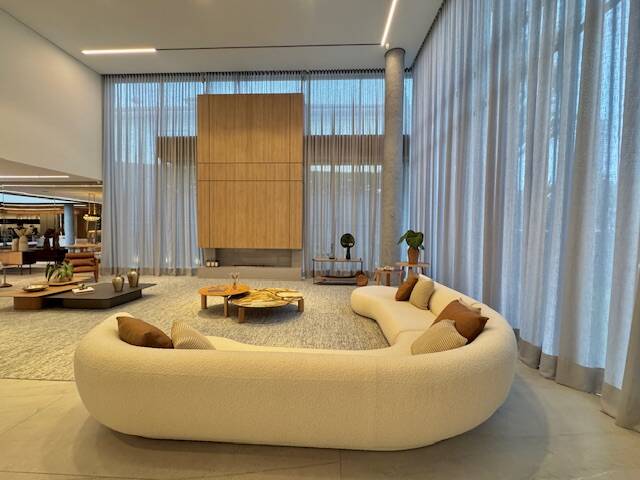 Casa à venda com 1.469 m², 6 suítes, rooftop e cinema privativo em Alphaville