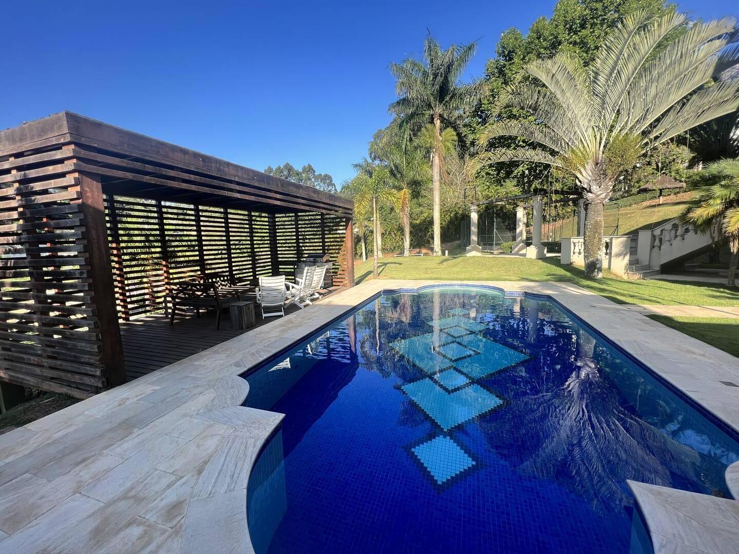 Casa esquina Tamboré 1 com 1500m2 de área não edificante