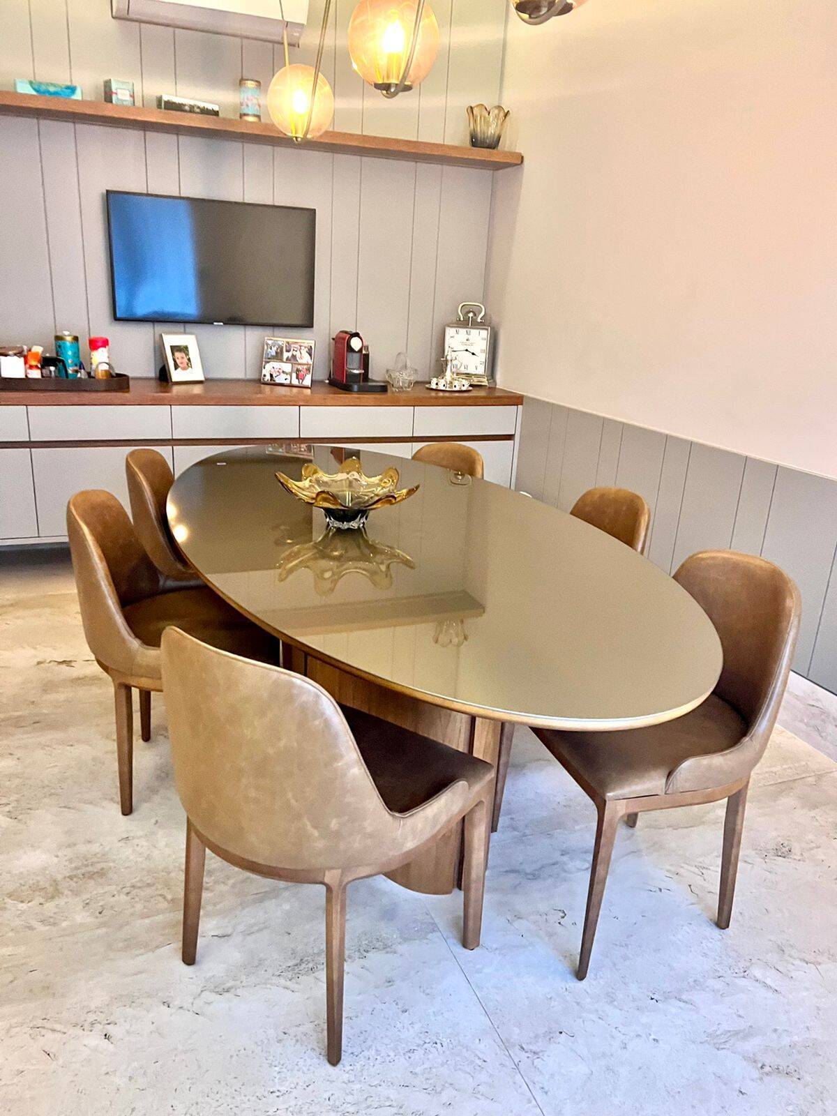 Casa com 5 suítes, elevador e lazer completo à venda em Alphaville