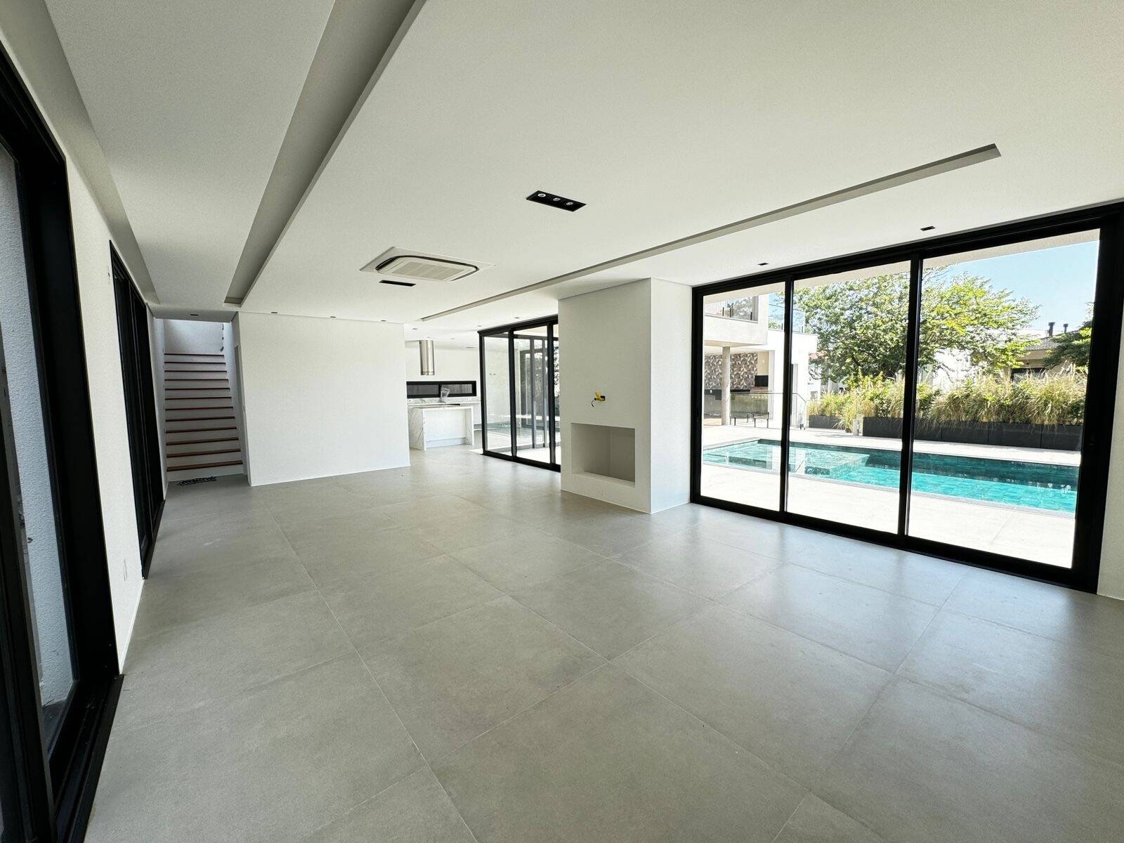 Casa nova Gênesis 2 - Alphaville SP - Venda.