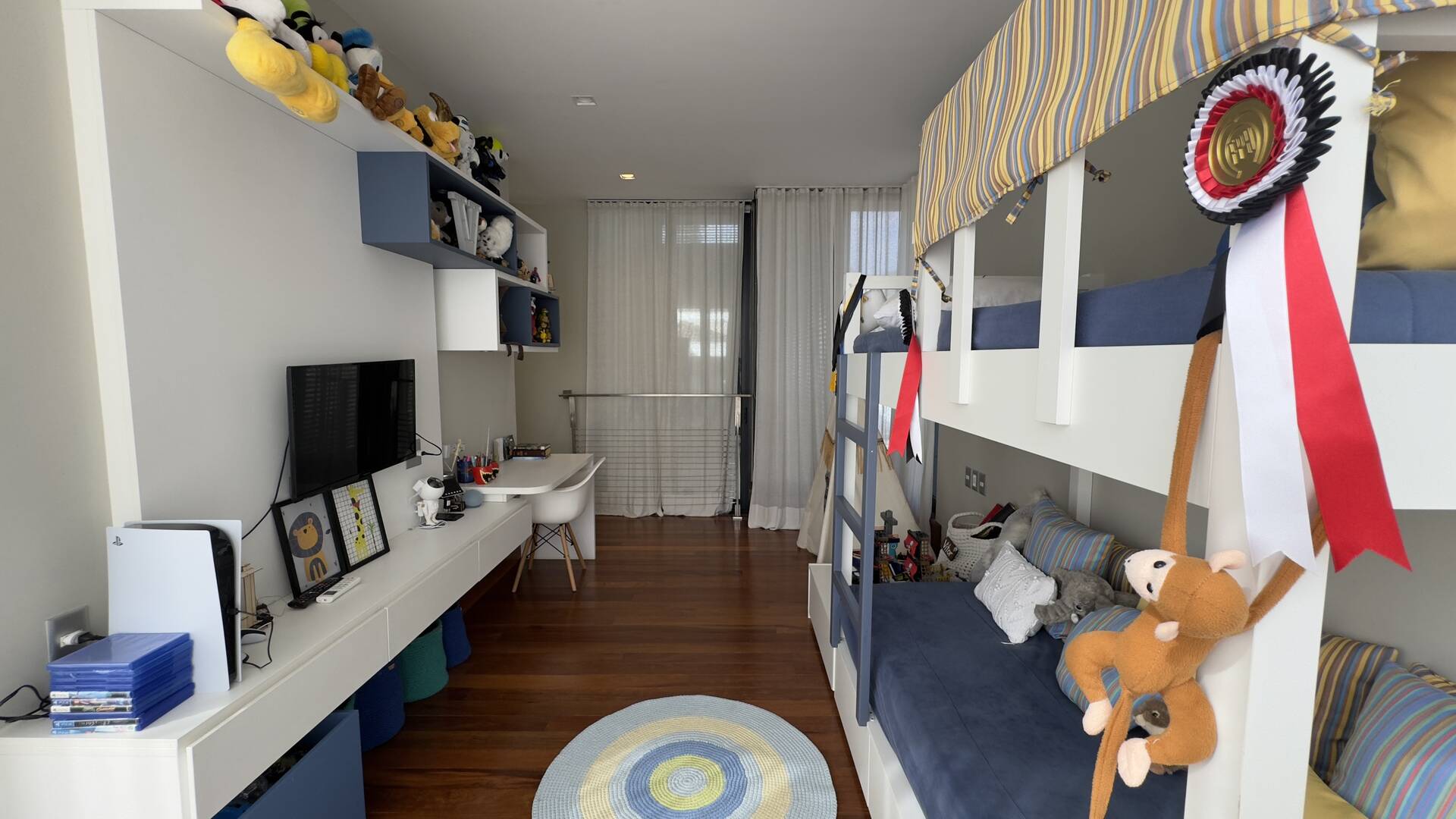 Casa Contemporânea à Venda no Alphaville Gênesis 1 com Vista Permanente para a