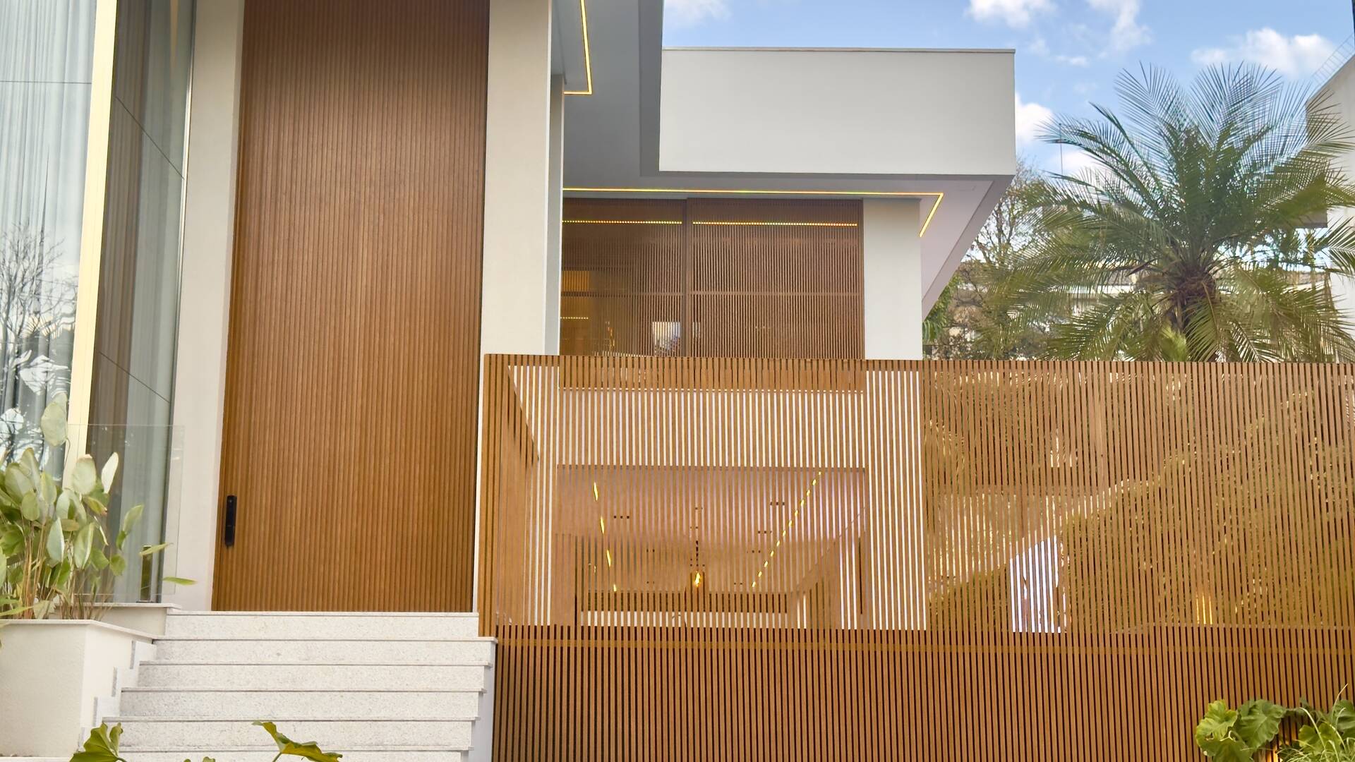 Casa de Alto Padrão à Venda no Tamboré 3 | Frente para o Lago | 5 Suítes | 870 m²