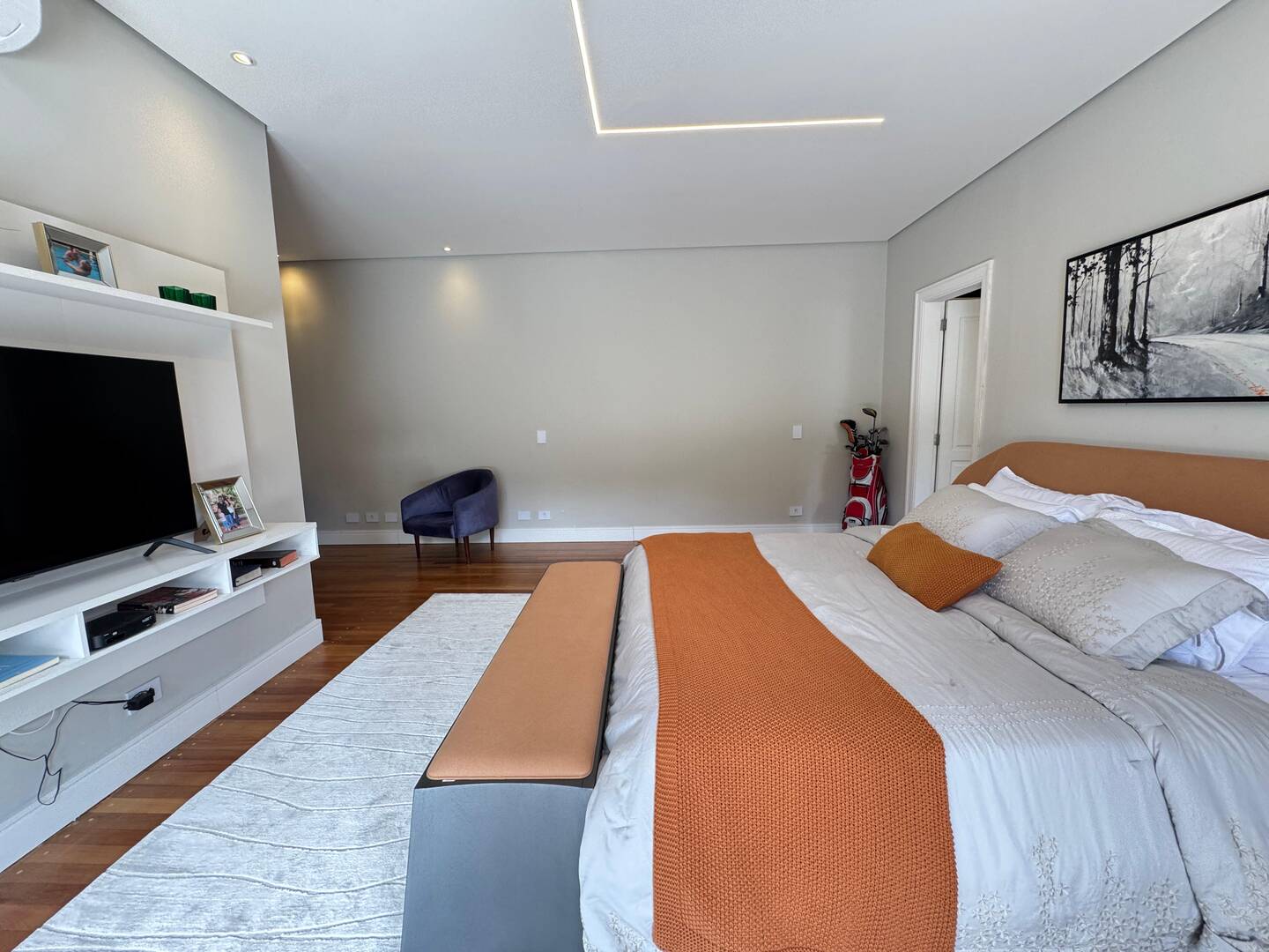 Casa Contemporânea à Venda no Tamboré 1 com 5 Suítes e Lazer Integrado