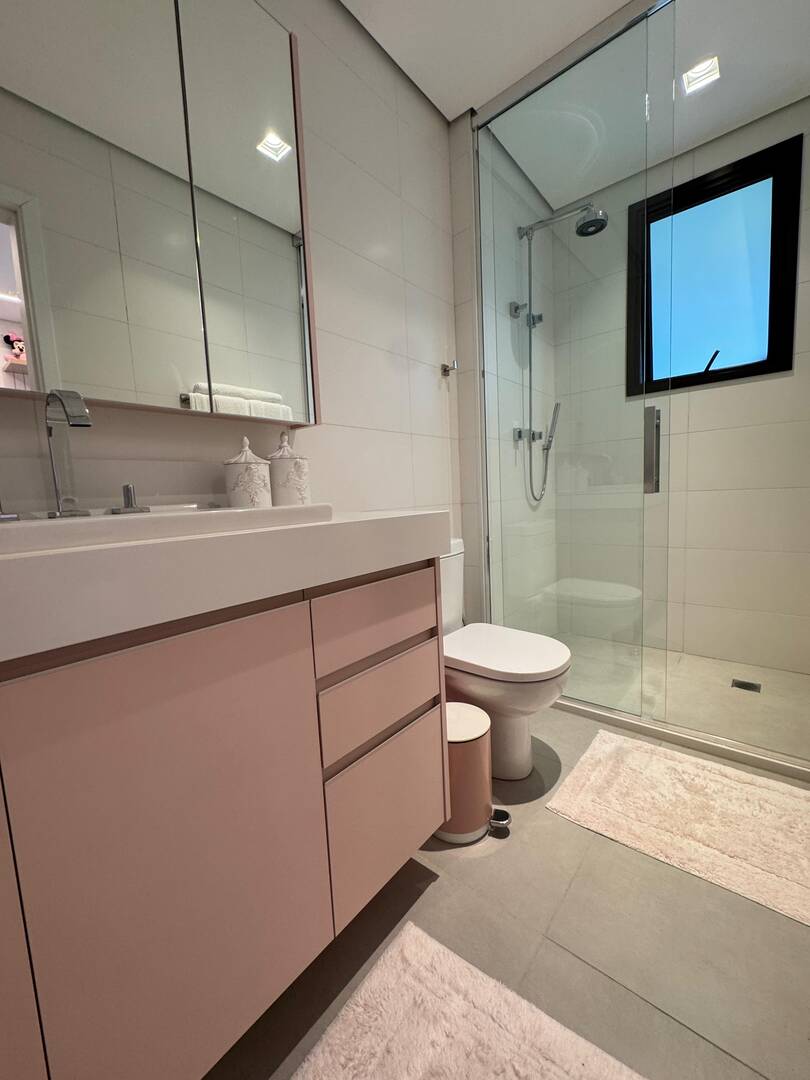 Apartamento mobiliado no ATRIA Alphaville com 3 suítes e automação completa