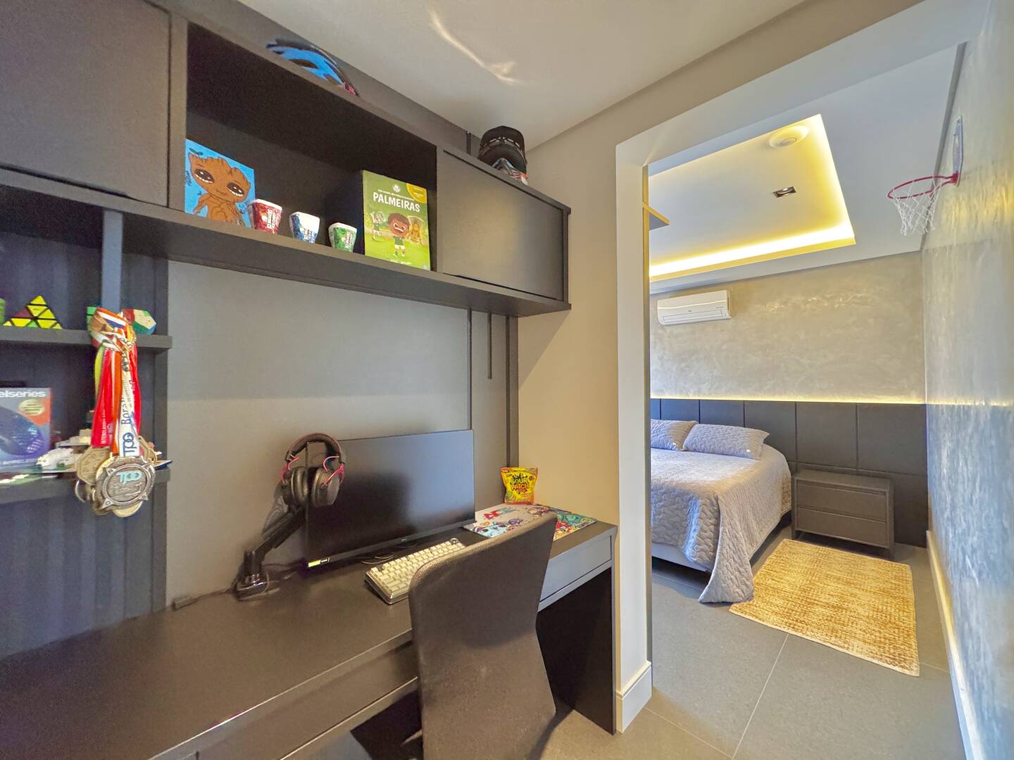Casa nova e mobiliada à venda no Villa Solaia com 4 suítes e lazer completo