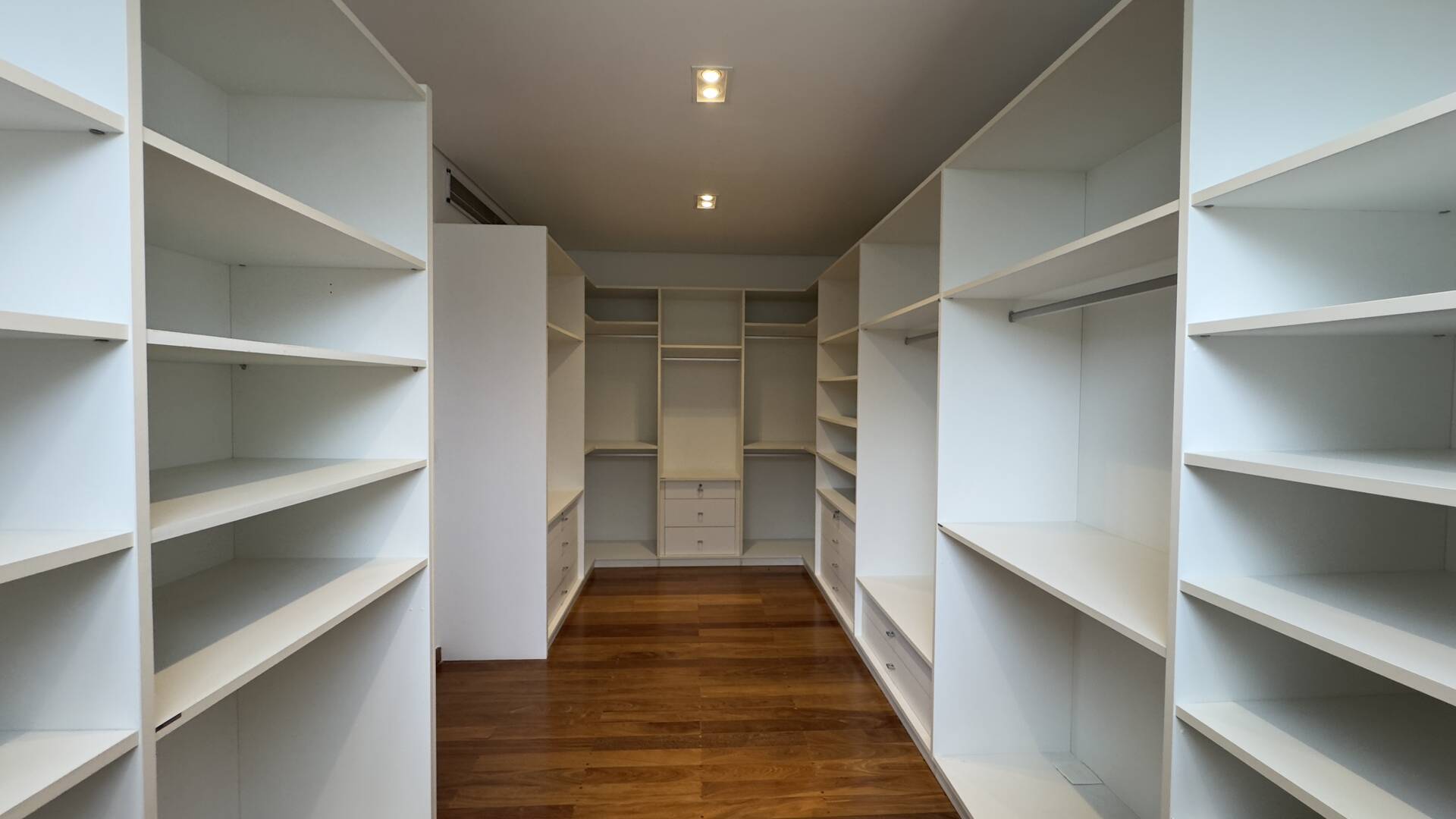 Casa contemporânea sustentável à venda residencial Melville | 4 suítes, elevador e automação