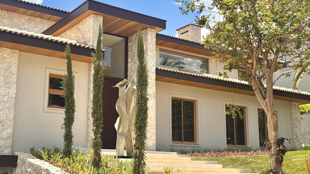 Casa térrea com vista permanente para a reserva à venda no Tamboré 10, Alphaville