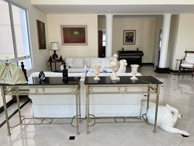 Casa no Tamboré 1 com 6 Suítes e Fundo para Ampla Área Verde Privativa
