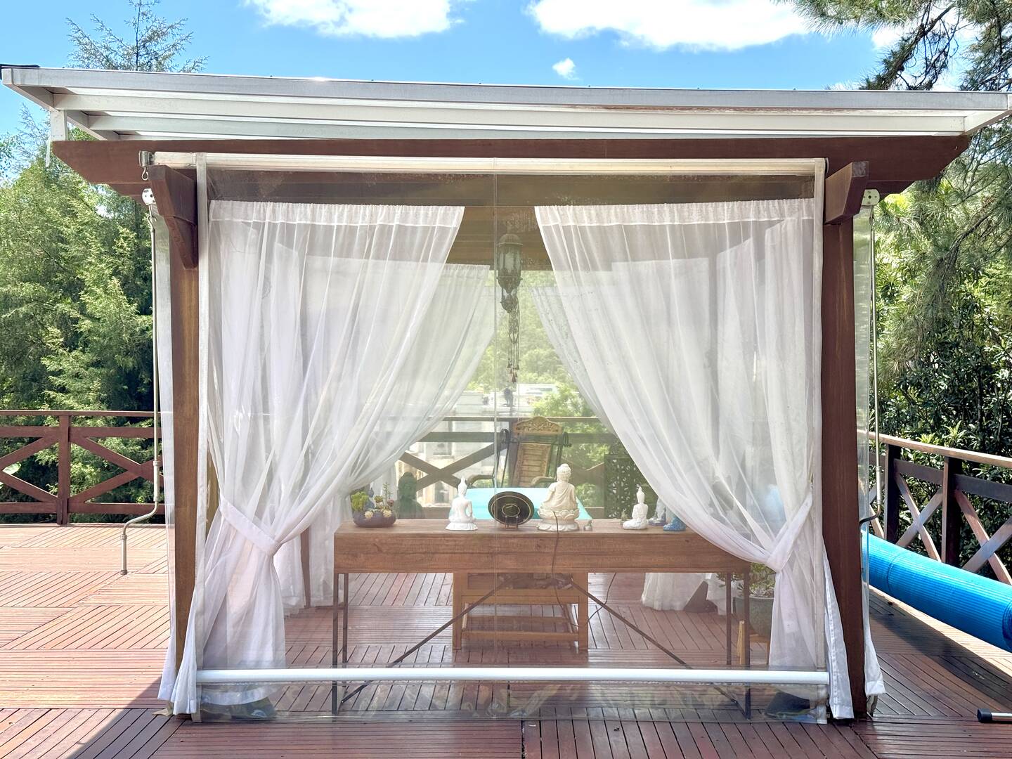 Casa à Venda no Tamboré 1 com 4.000 m², Vista Permanente e Estilo Casa de Campo