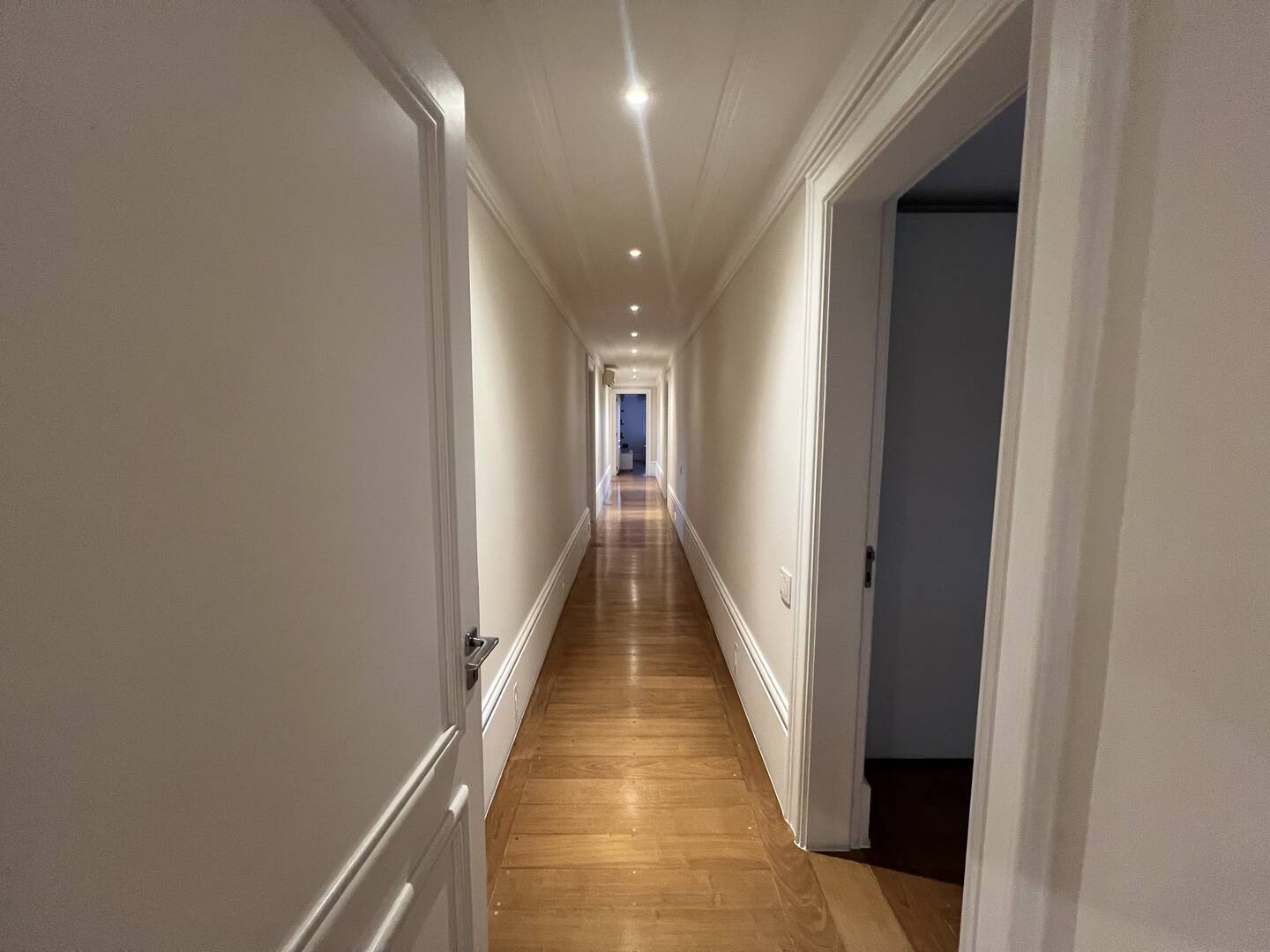 Cobertura duplex à venda em São Paulo com 1.170 m², 4 suítes, piscina privativa e 10 vagas