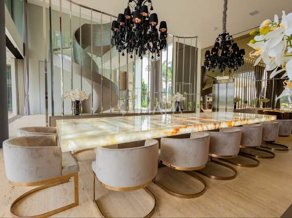 Casa com 6 suítes, vista panorâmica e arquitetura contemporânea no Tamboré 2